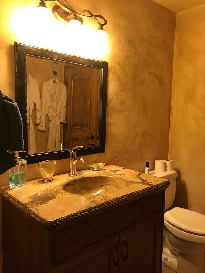 Cheers B&B Kelowna Extérieur photo