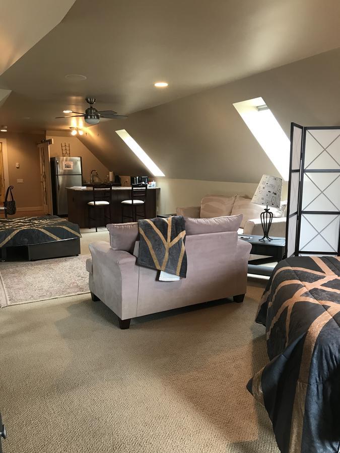 Cheers B&B Kelowna Extérieur photo